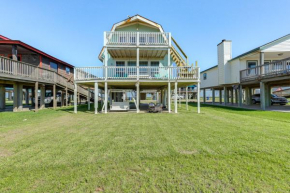 Surfside Beach Family Home BBQ Pit and Beach Access